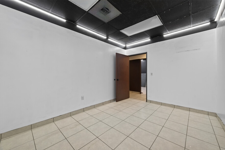 More Photos Of 11419 Hall Rd, Houston Freestanding For Sale