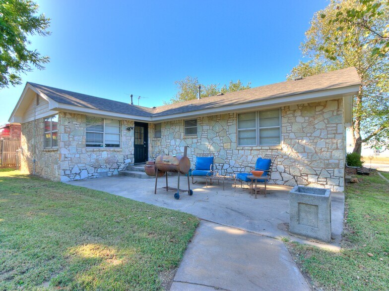 More Photos Of 16446 NE 23rd St, Choctaw Office Residential For Sale