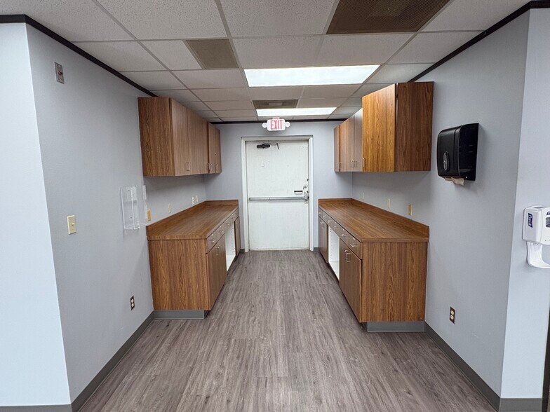 More Photos Of 1602 N Mechanic St, El Campo Land For Sale