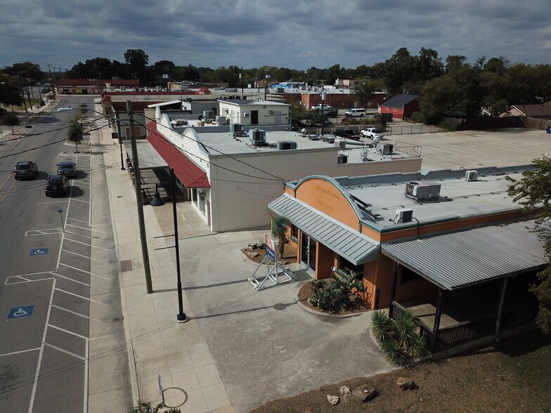 More Photos Of 2719 Race St, Fort Worth Restaurant For Lease