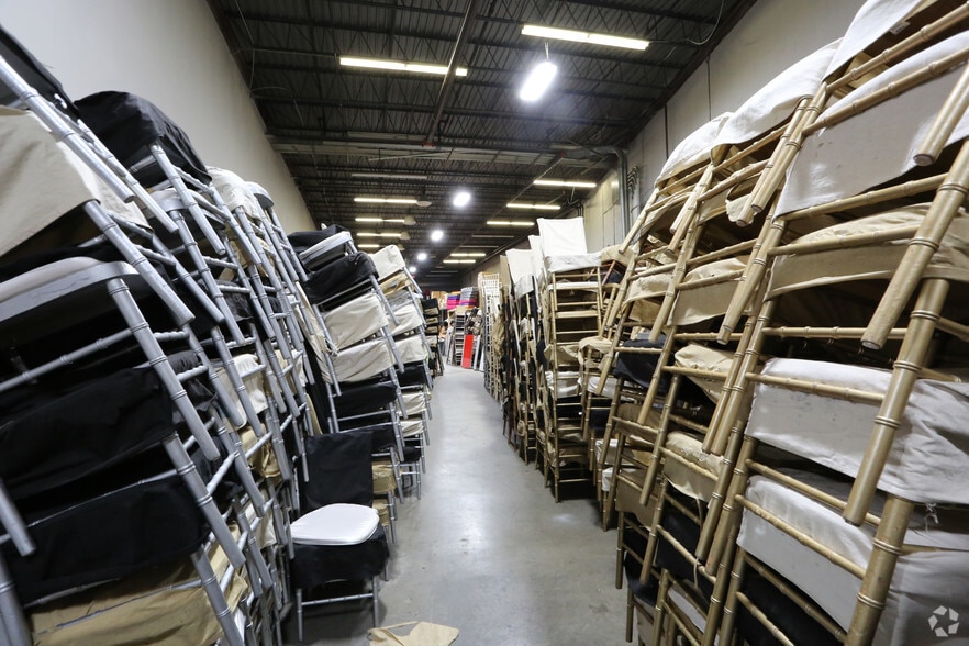 More Photos Of 71 Linden St, Lynn Warehouse For Lease