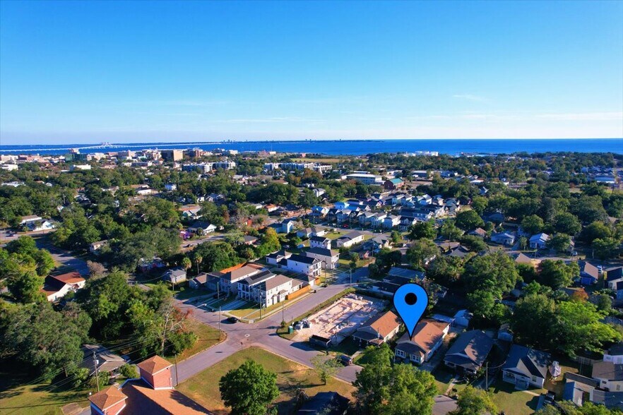 More Photos Of 1007 W Wright St, Pensacola Specialty For Sale