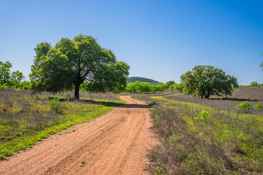 More Photos Of 5230 County Road 409, Llano Land For Sale