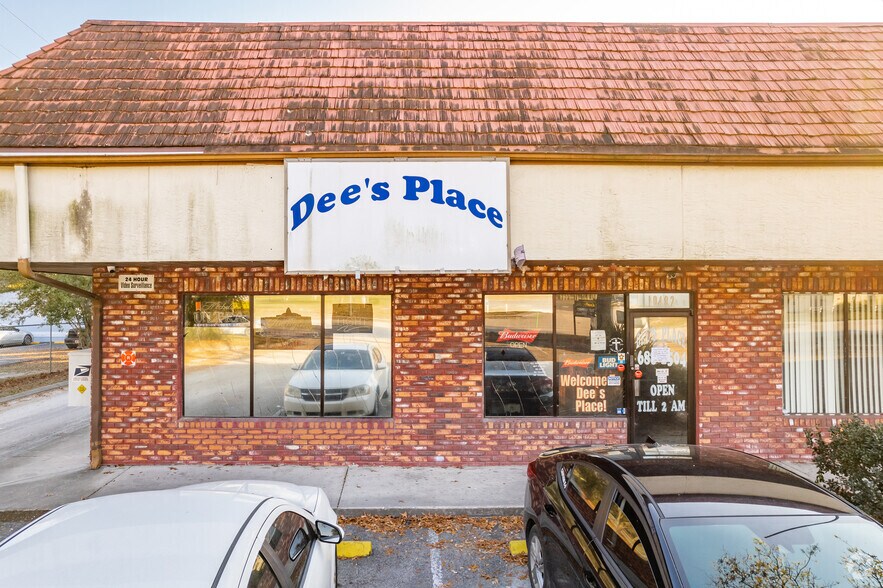 More Photos Of 10470 Northcliffe Blvd, Spring Hill General Retail For Lease