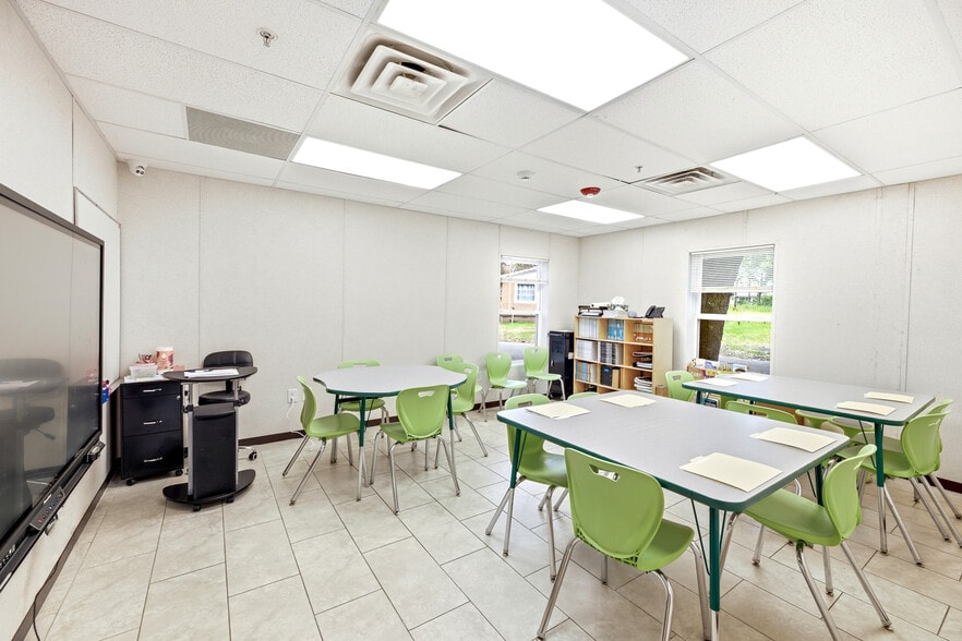 More Photos Of 6837 Lakeville Rd, Orlando Religious Facility For Sale