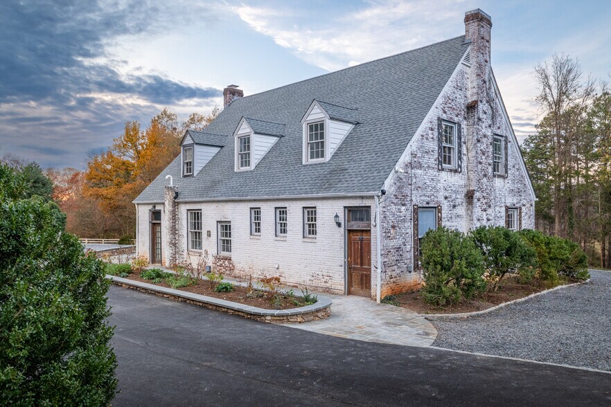 More Photos Of 3500 Sunset Lodge Ct, Charlottesville Hotel For Sale