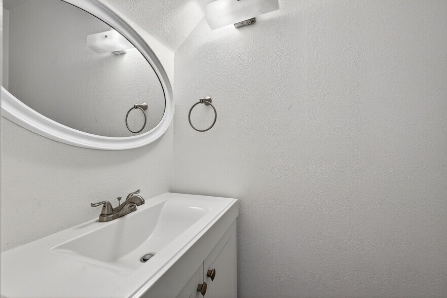 More Photos Of 600-606 Pacific Ave, Santa Rosa Apartments For Sale