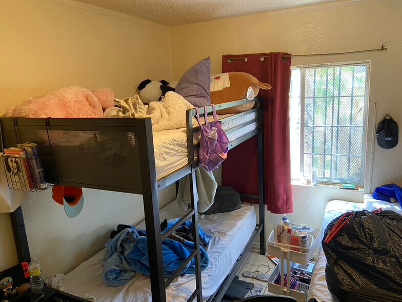 More Photos Of 1009 E 29th St, Los Angeles Apartments For Sale