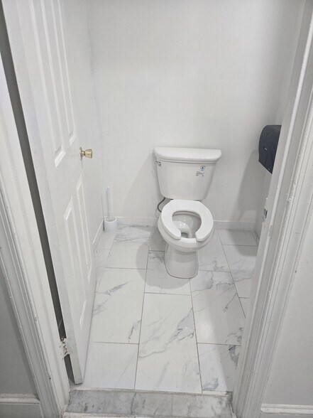 More Photos Of 429 N Eutaw St, Baltimore Office For Lease