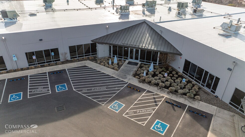 More Photos Of 1001 SW Emkay Dr, Bend Office For Sale