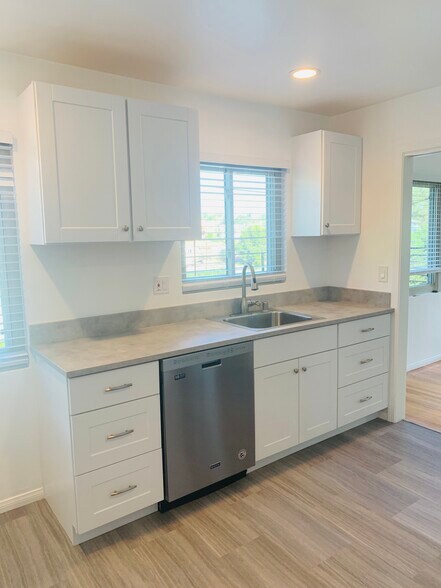 More Photos Of 3318 Union St, San Diego Apartments For Sale