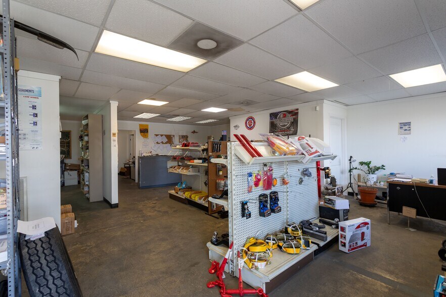 More Photos Of 216 Omohundro Pl, Nashville Warehouse For Sale