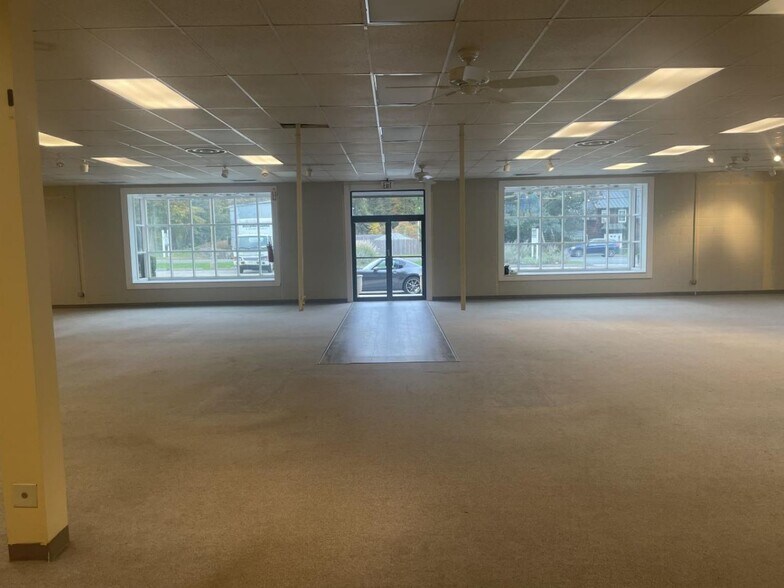 More Photos Of 631-643 Danbury Rd, Wilton Freestanding For Lease