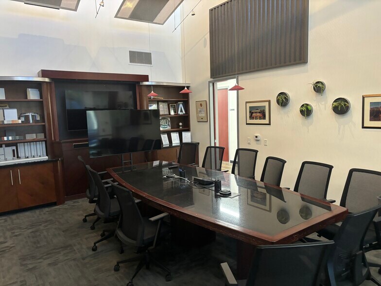 More Photos Of 3062 N Maple, Mesa Manufacturing For Sale