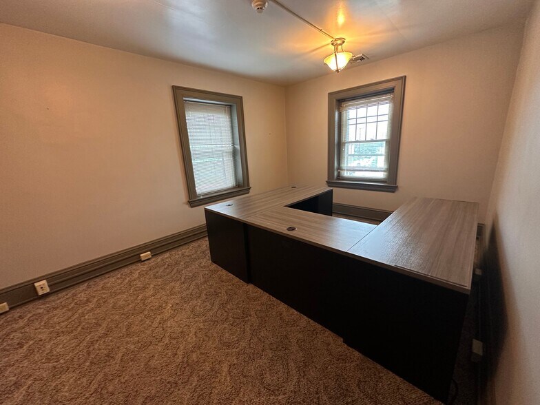 More Photos Of 1205 E Market St, York Office For Sale