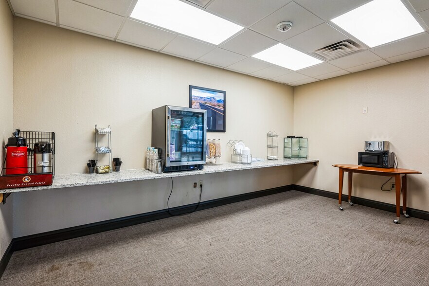 More Photos Of 5203 S 1st St, Abilene Hotel For Sale