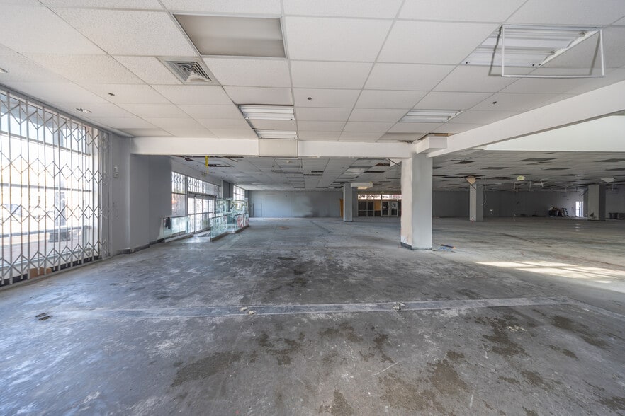 More Photos Of 6054 Pacific Blvd, Huntington Park Freestanding For Lease