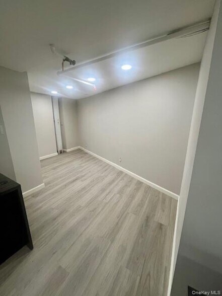 More Photos Of 11628 Myrtle Ave, Richmond Hill Office For Lease