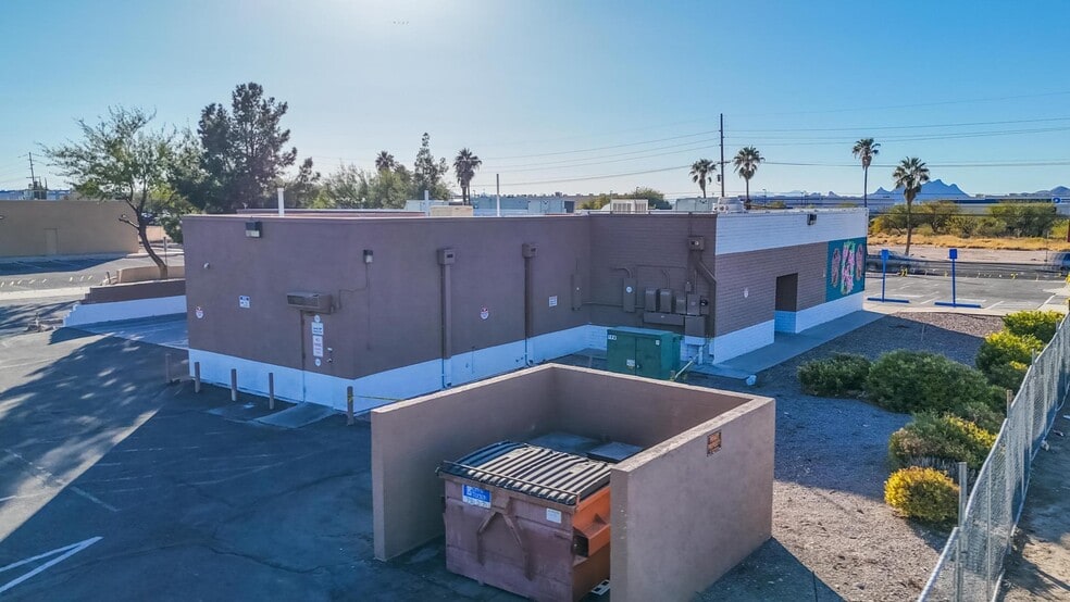 More Photos Of 4525 S Park Ave, Tucson Restaurant For Sale