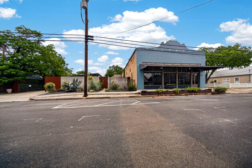 More Photos Of 612 High St, Comfort Storefront Retail Residential For Lease