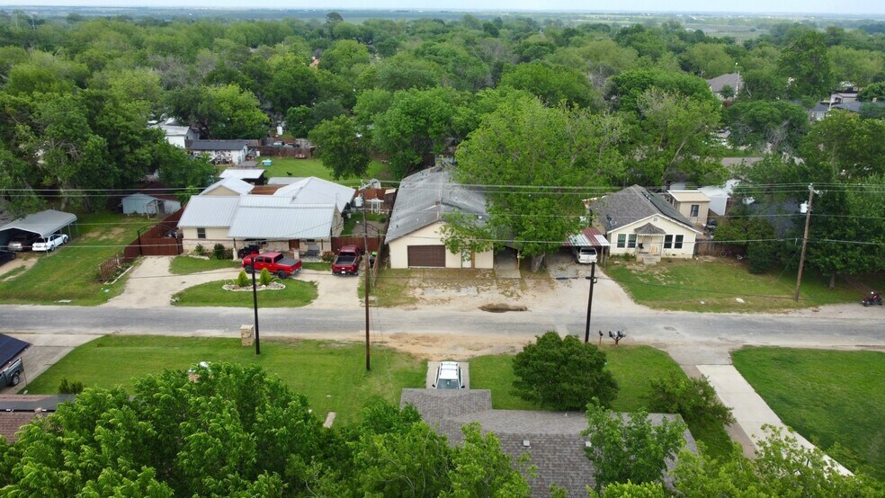 More Photos Of 417 S Prairie St, Pilot Point Land For Sale