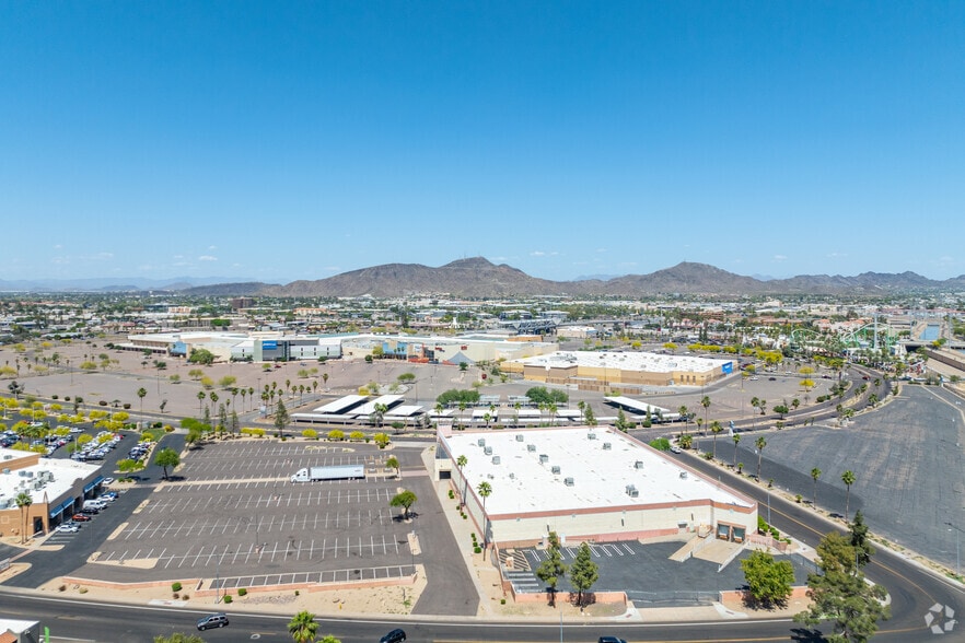 More Photos Of 9446 N Metro Pky W, Phoenix Warehouse For Lease