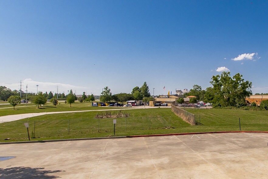 More Photos Of 4001 Nicholson Dr, Baton Rouge Hotel For Lease