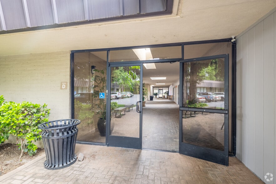 More Photos Of 701 Howe Ave, Sacramento Medical For Sale