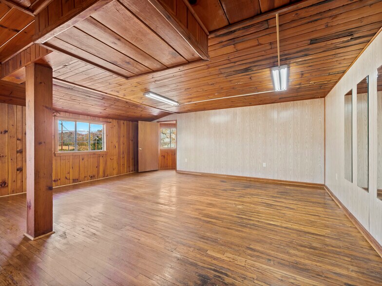 More Photos Of 2050 U.S. 70 Hwy, Marion Restaurant For Sale