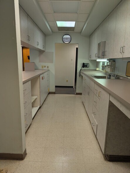 More Photos Of 950 Salem St, Brookville Medical For Lease