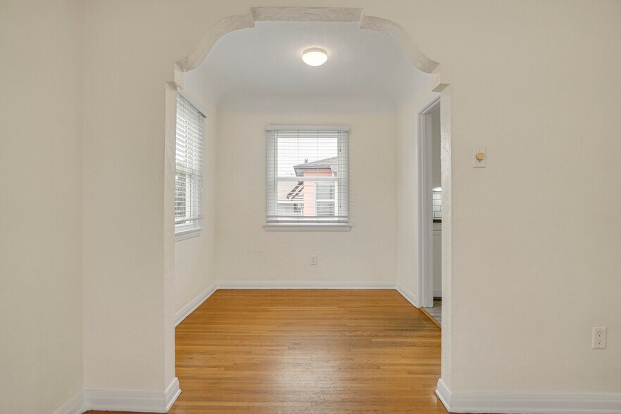 More Photos Of 2250 Magnolia Ave, Long Beach Multifamily For Sale
