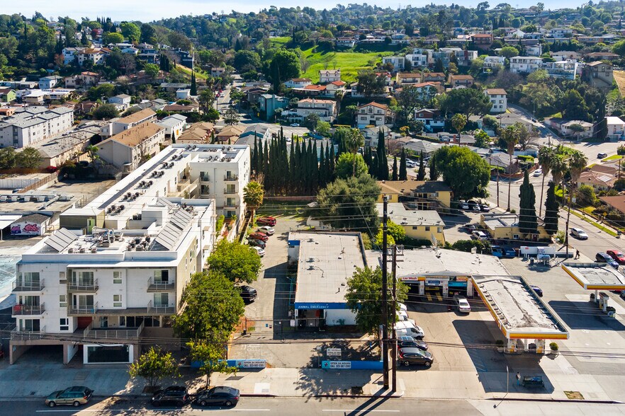More Photos Of 4254 Eagle Rock Blvd, Los Angeles Veterinarian Kennel For Sale