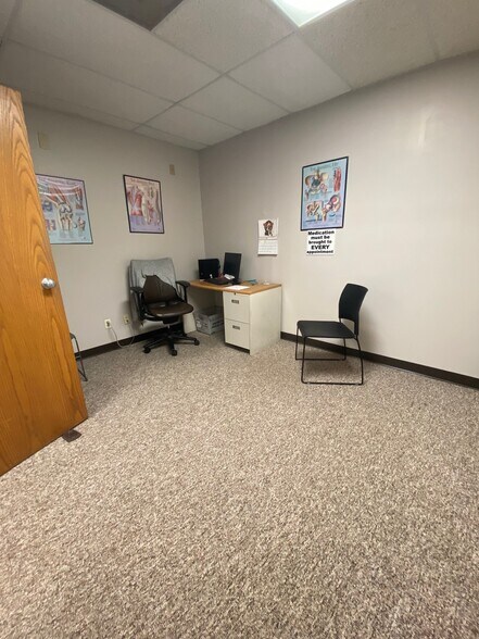 More Photos Of 2507 Mineral Springs Ave, Knoxville Office For Sale