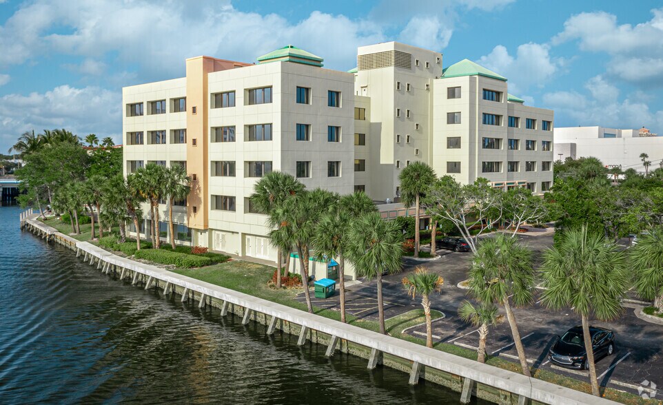 More Photos Of 915 Middle River Dr, Fort Lauderdale Office For Lease