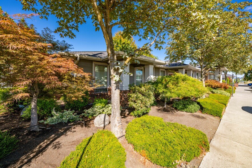 More Photos Of 2436 W Main St, Medford Office For Sale