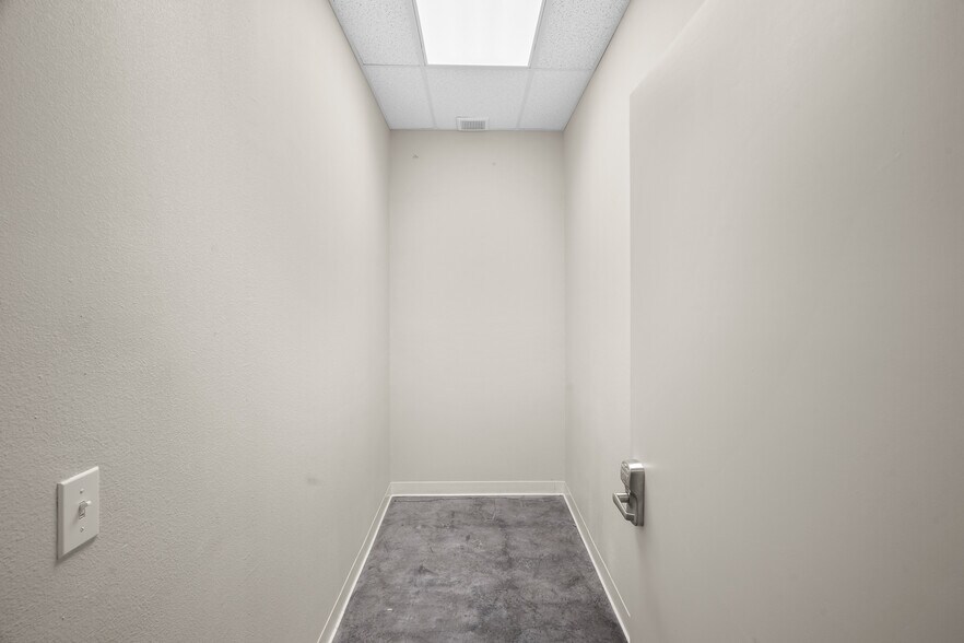 More Photos Of 2000 Lomaland Dr, El Paso Storefront Retail Office For Lease