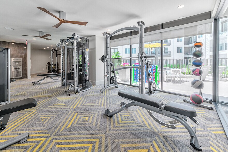 More Photos Of 110 W Cityline Dr, Richardson Apartments For Lease