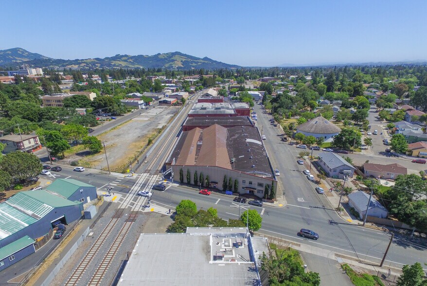 More Photos Of 8 W 9th St, Santa Rosa Warehouse For Sale