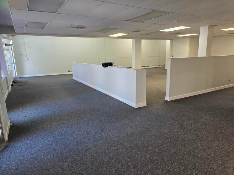 More Photos Of 9225-9259 Waukegan Rd, Morton Grove Unknown For Lease