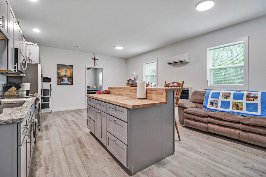 More Photos Of 148 Porter Ln, Spring City Specialty For Sale
