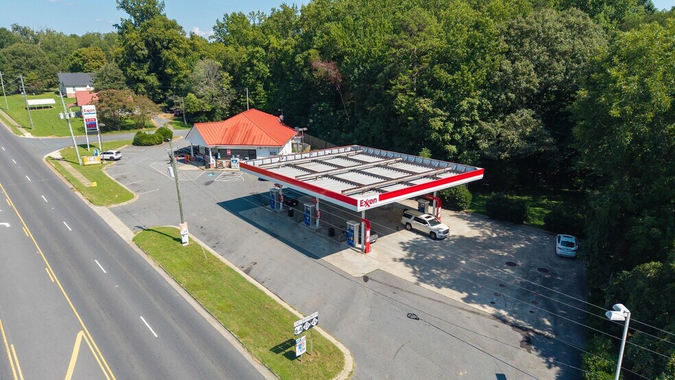 More Photos Of 6320 Jordan Rd, Ramseur Service Station For Sale