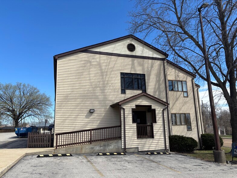 More Photos Of 531 Vandalia St, Collinsville Office For Sale
