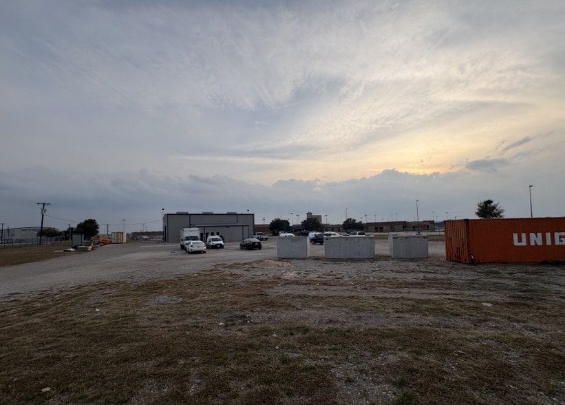 More Photos Of 111 Vernon Rd, Aledo Land For Lease