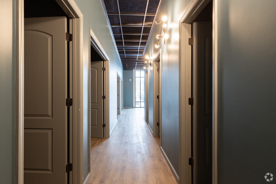 More Photos Of 119 Fairfield Ave, Bellevue Office For Lease