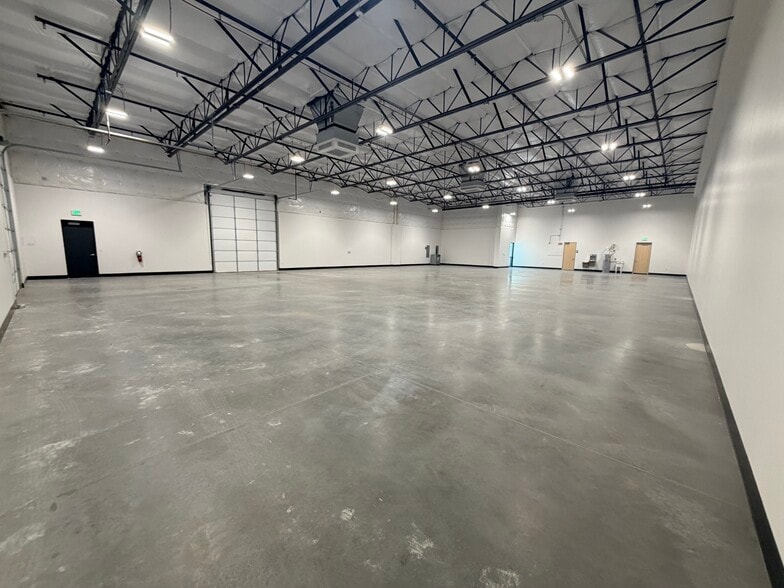 More Photos Of 7320 E Pecos Rd, Mesa Warehouse For Sale