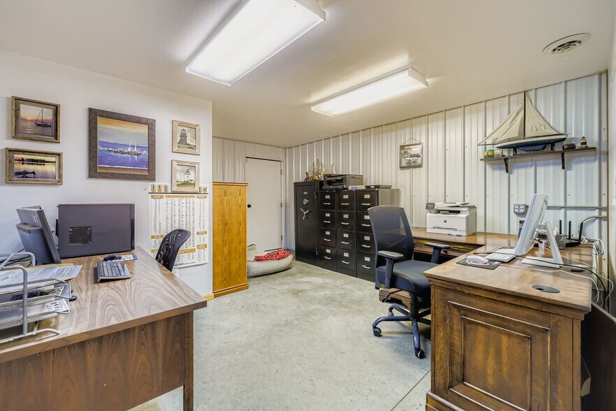 More Photos Of 198 35th St NE, Buffalo Warehouse For Sale