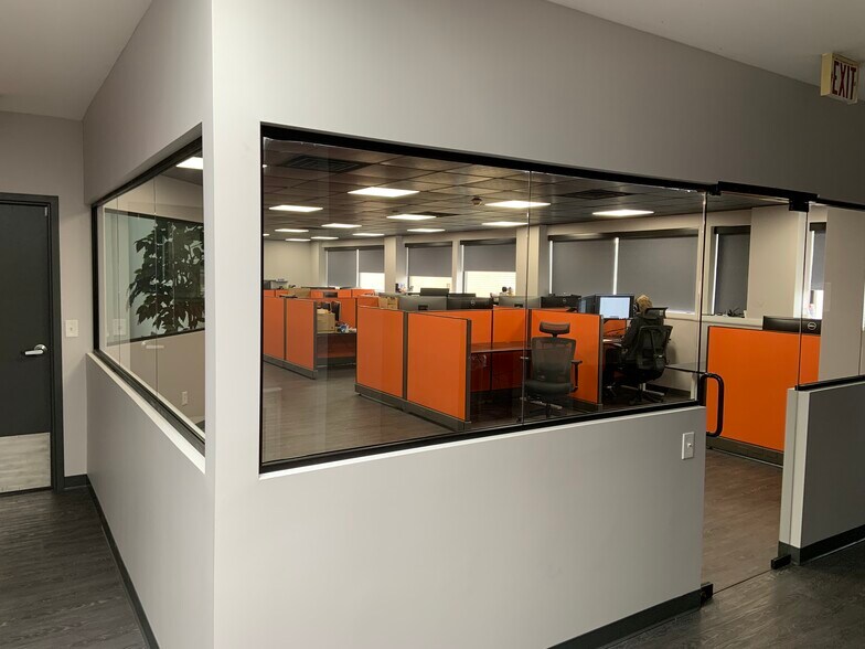 More Photos Of 550 E Main St, Rochester Office For Sale