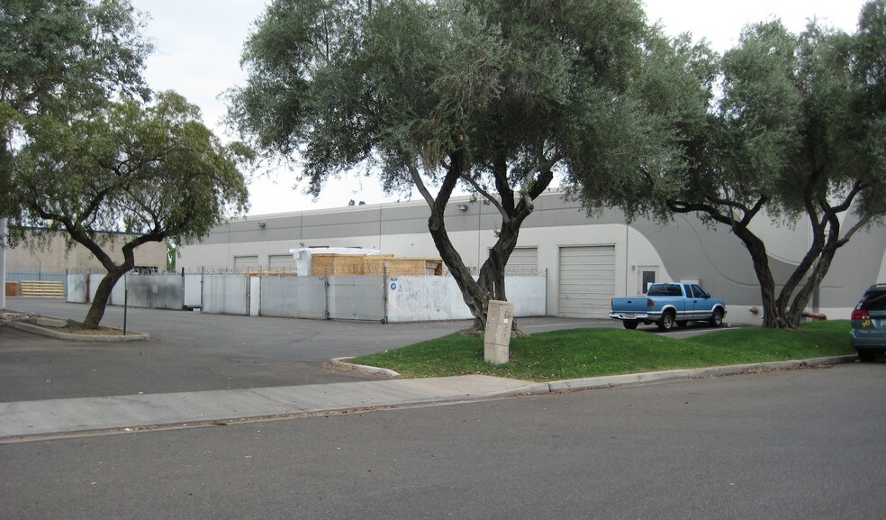 More Photos Of 3151-3157 N 34th Dr, Phoenix Warehouse For Lease