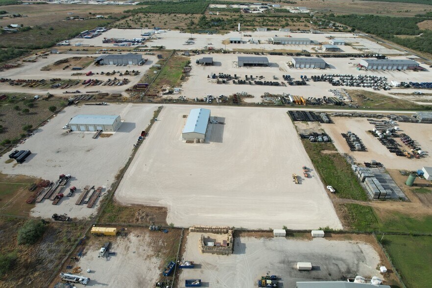 More Photos Of 772 County Road 429, Pleasanton Distribution For Lease