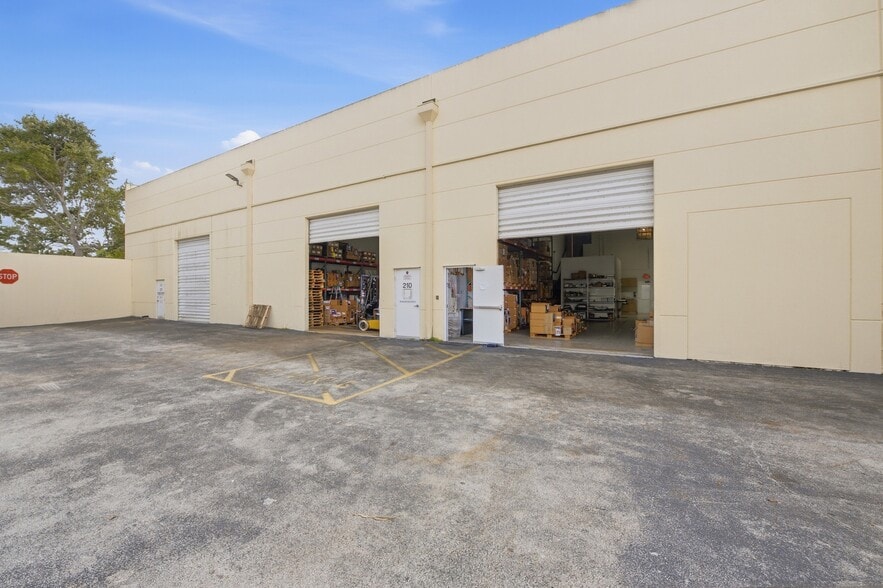 More Photos Of 1669 NW 144th Ter, Sunrise Warehouse For Sale